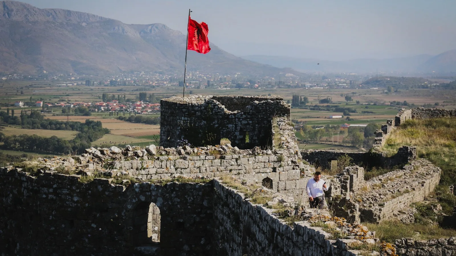 Le Kastro : la forteresse qui domine tout