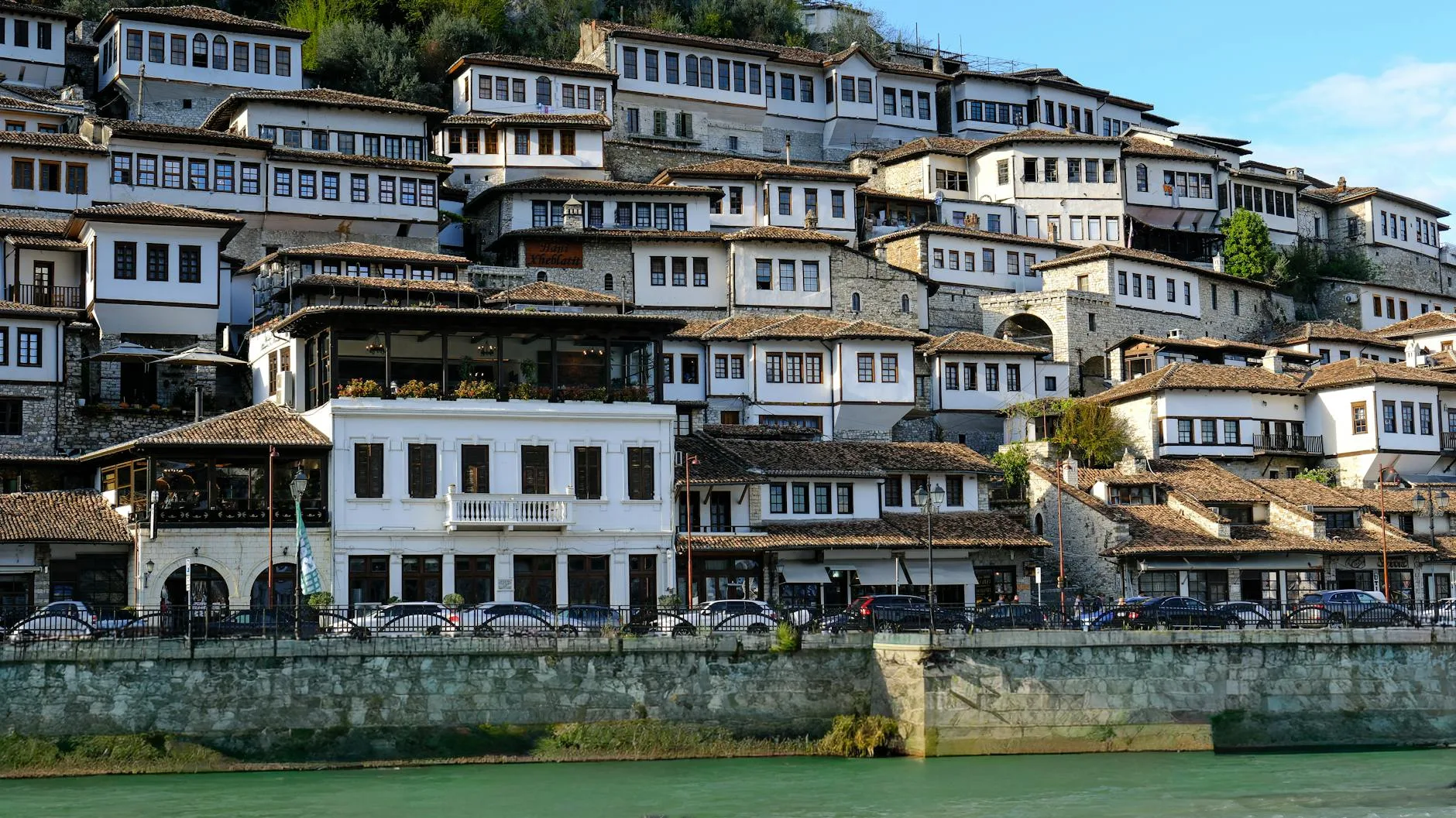️ Berat : la 'ville aux mille fenêtres'