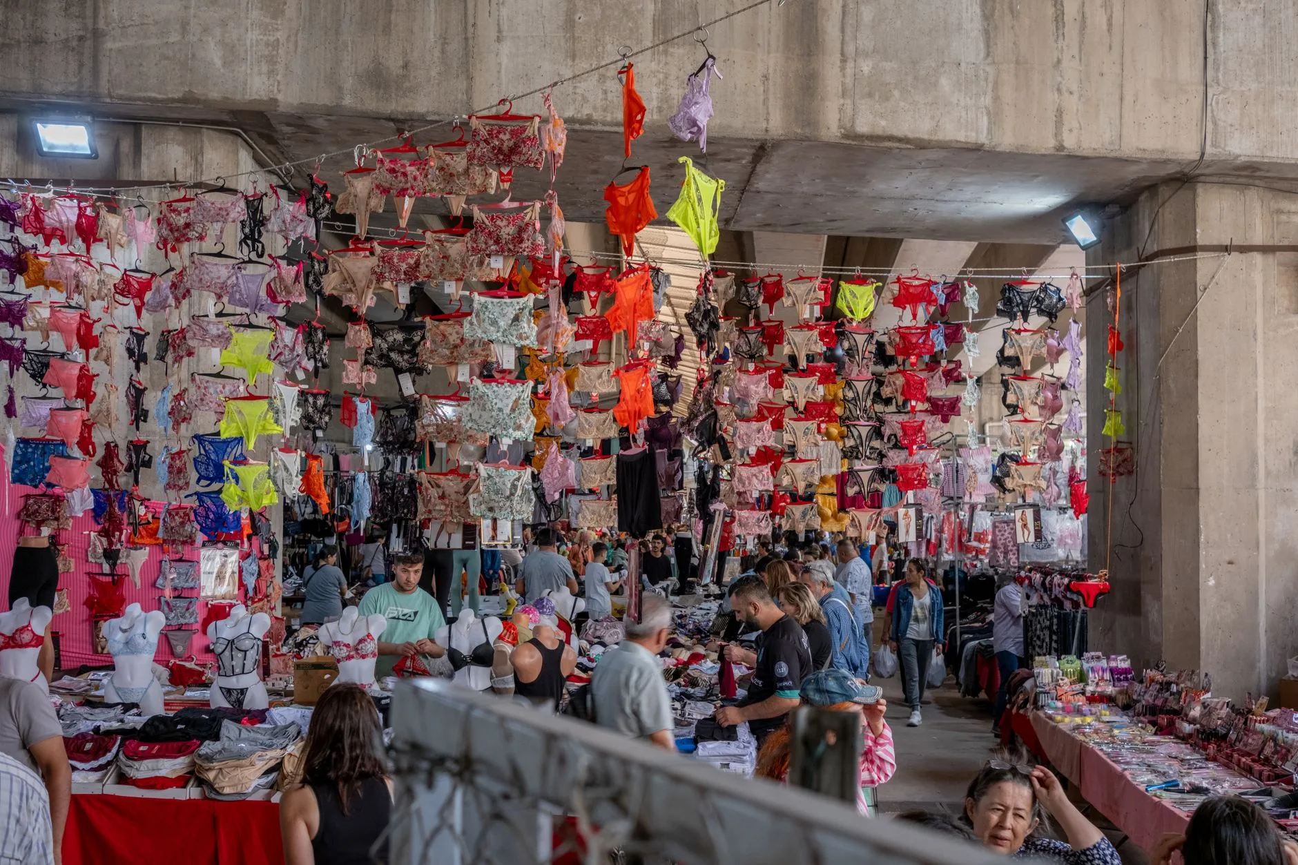 Le Nouveau Bazar (Pazari i Ri) : l'âme populaire de Tirana
